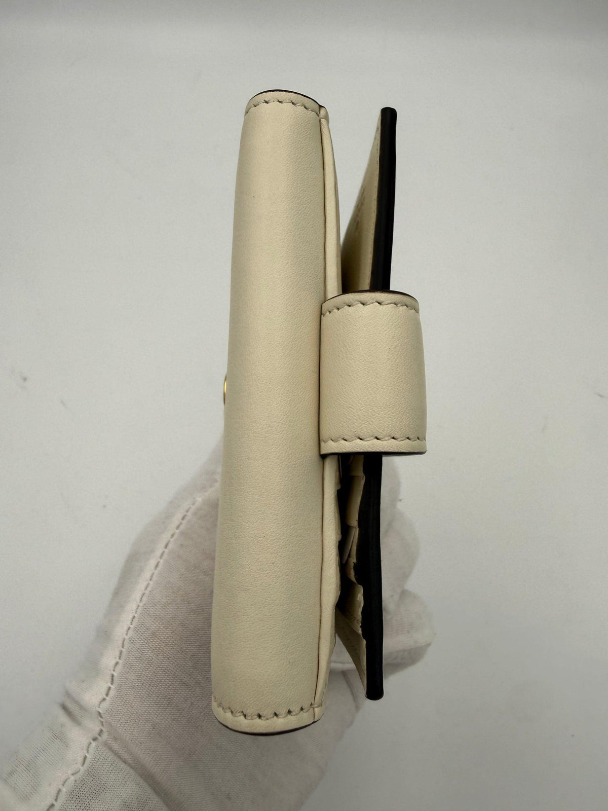 10925838 - PreLoved & Luxe