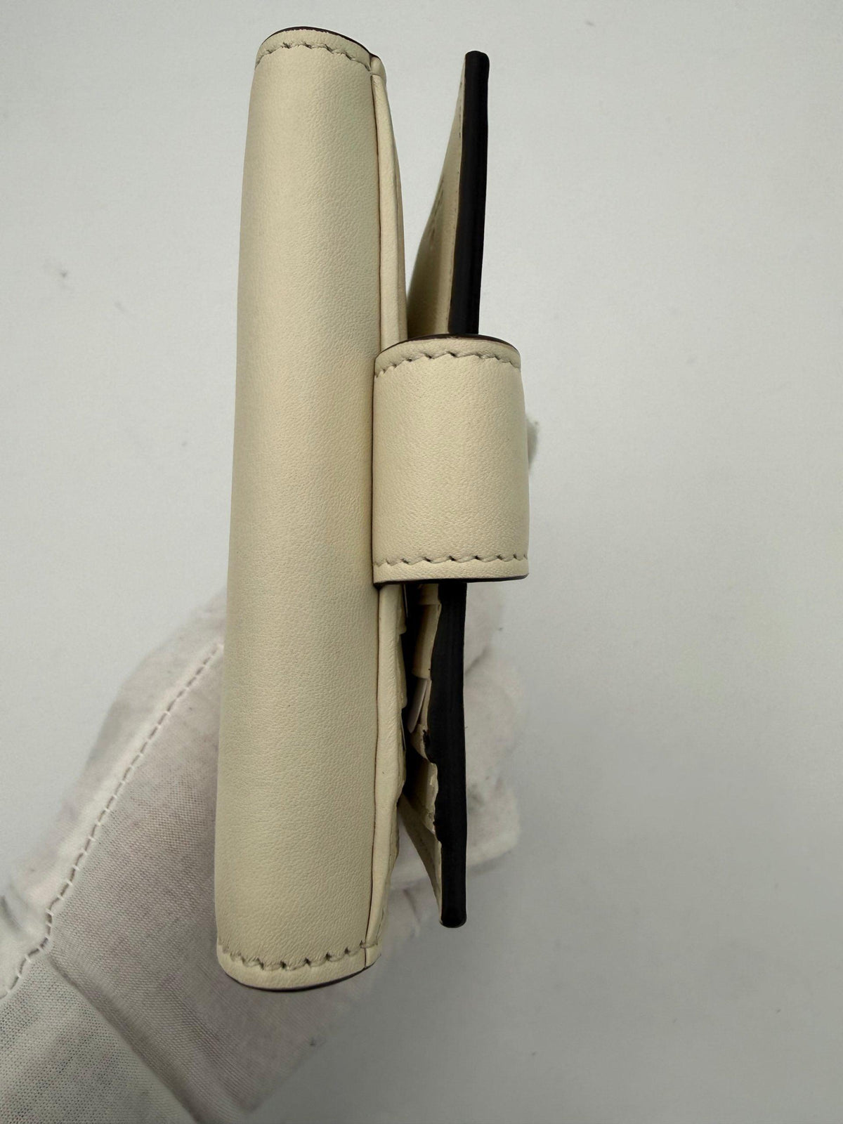 10925843 - PreLoved & Luxe