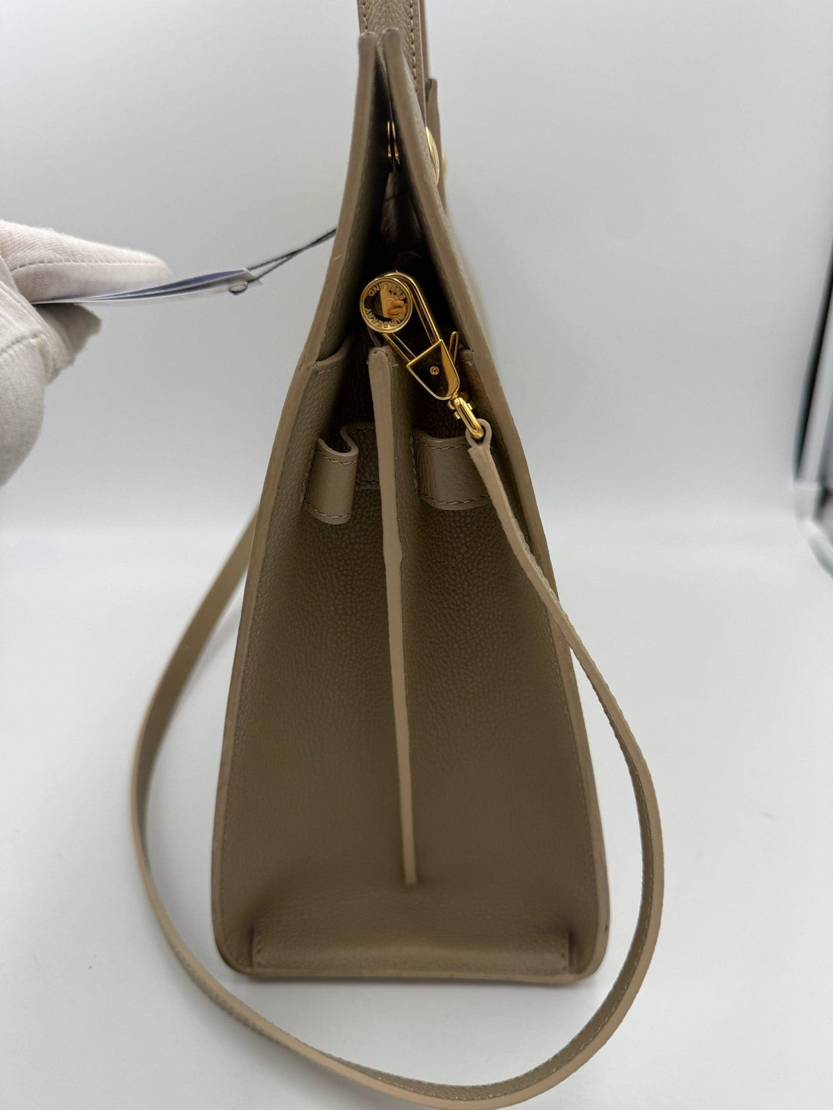 10944702 - PreLoved & Luxe