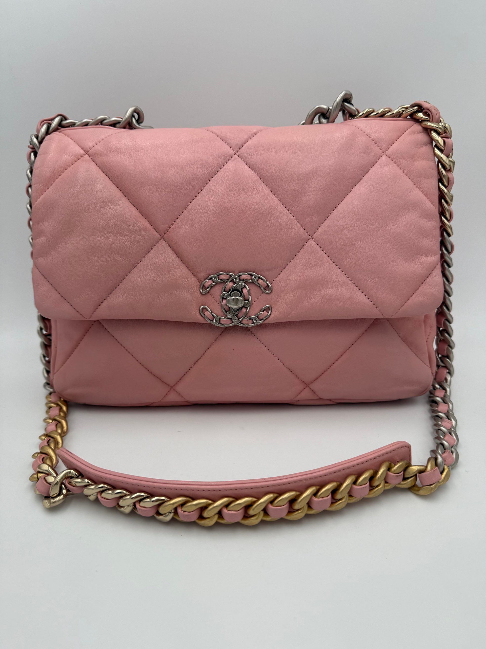 10963195 - PreLoved & Luxe