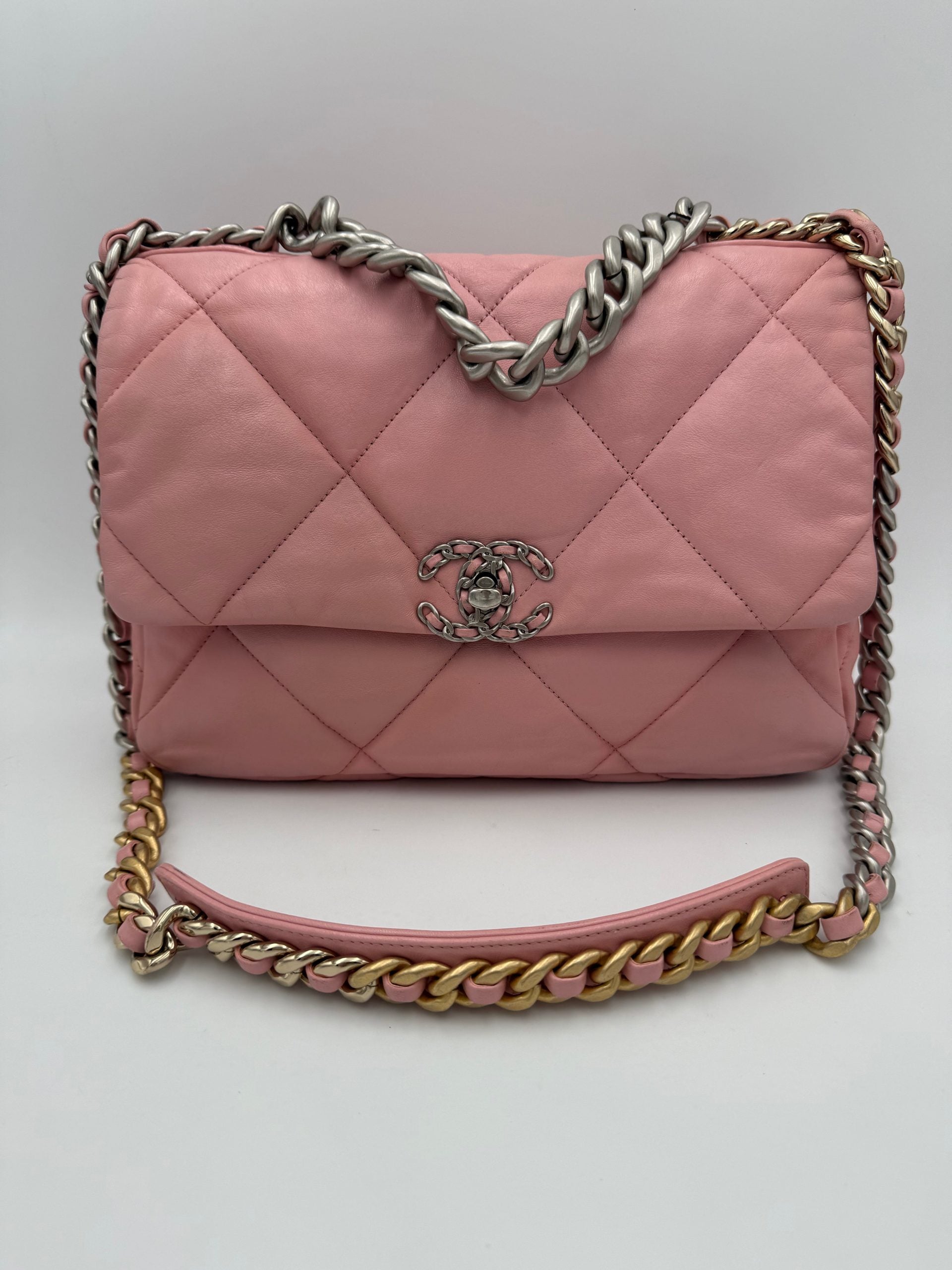 10963196 - PreLoved & Luxe