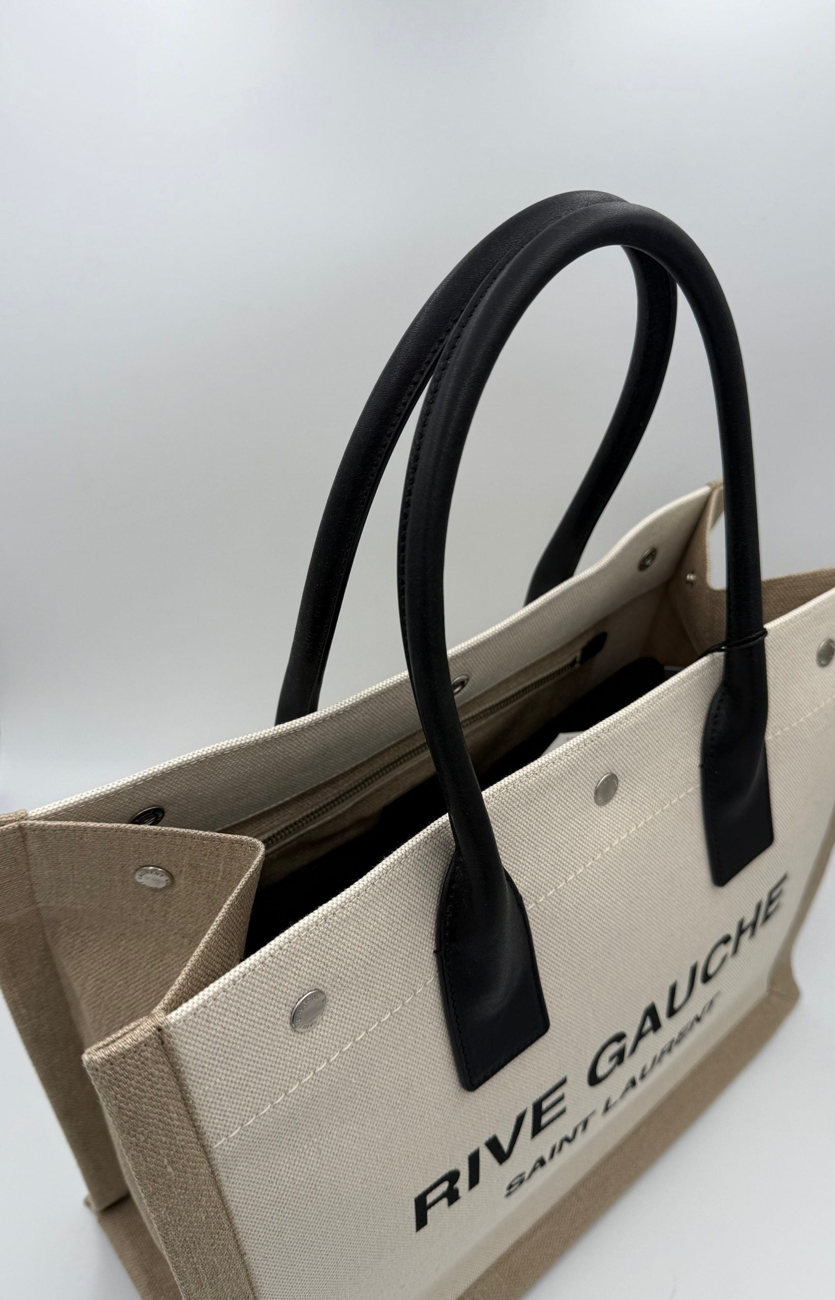 11001383 - PreLoved & Luxe