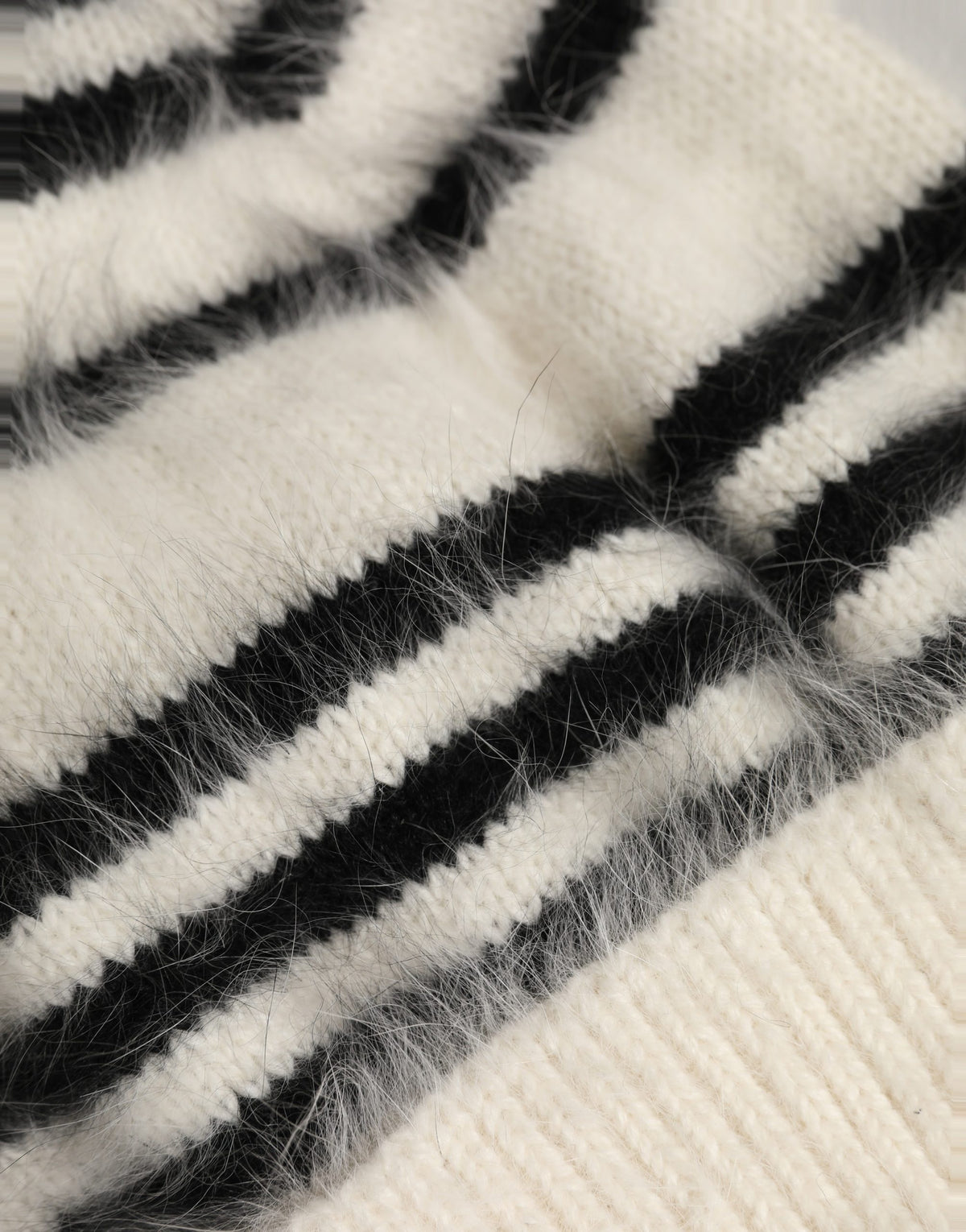 New Dolce & Gabbana Black White Striped Angora Knitted Beanie One Size Hat