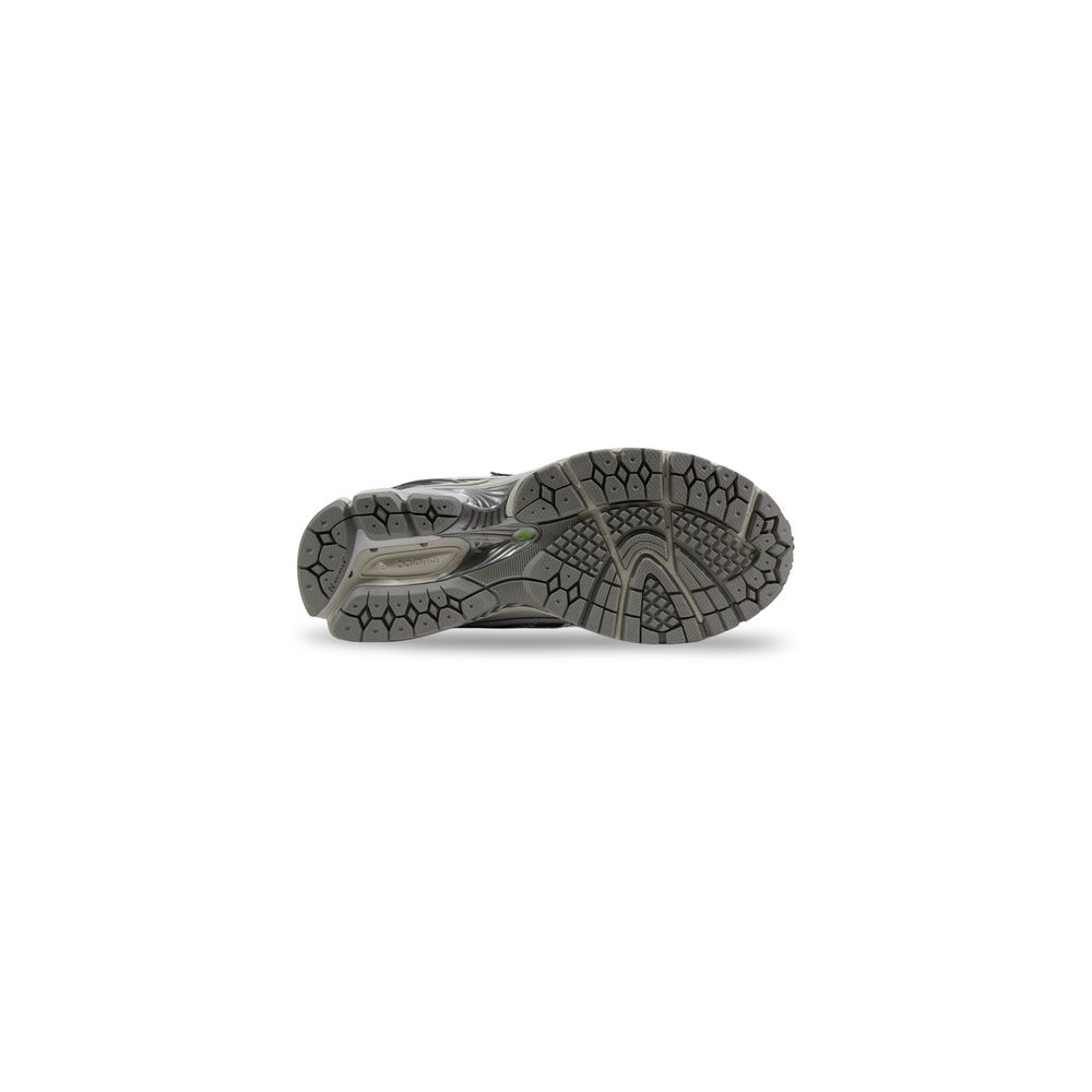 New Balance Gray Synthetic Athletic Sneakers