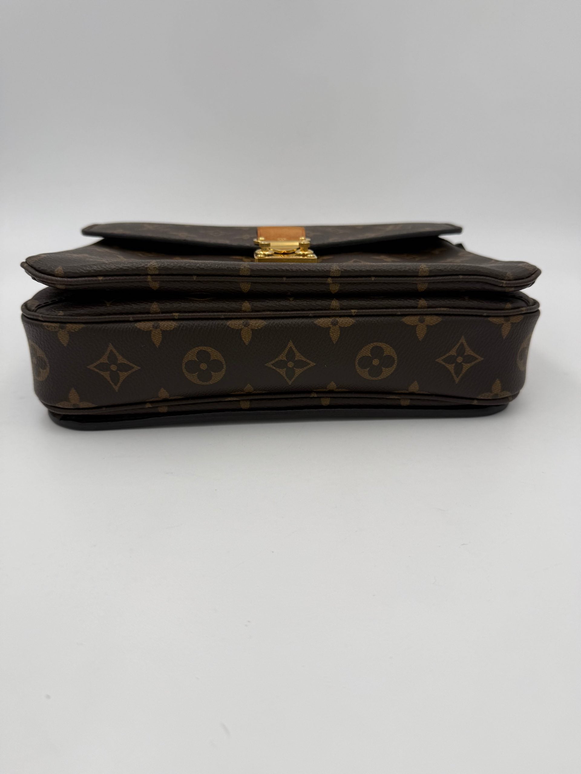 Louis Vuitton LOUIS VUITTON METIS Monogram Handbag