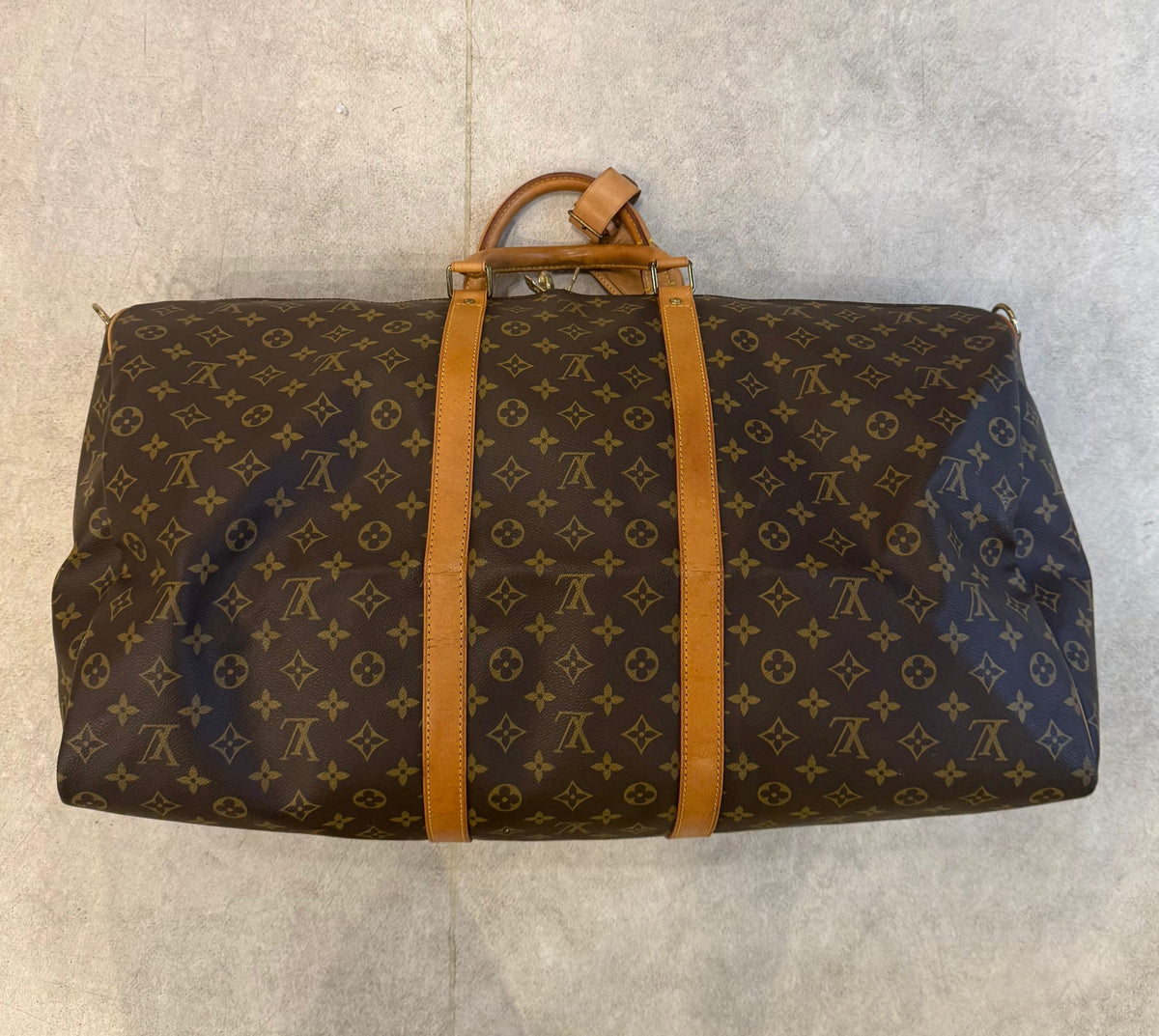Pre-Owned Louis Vuitton KEEPALL 60 Monogram with Strap Unisex - Very Good