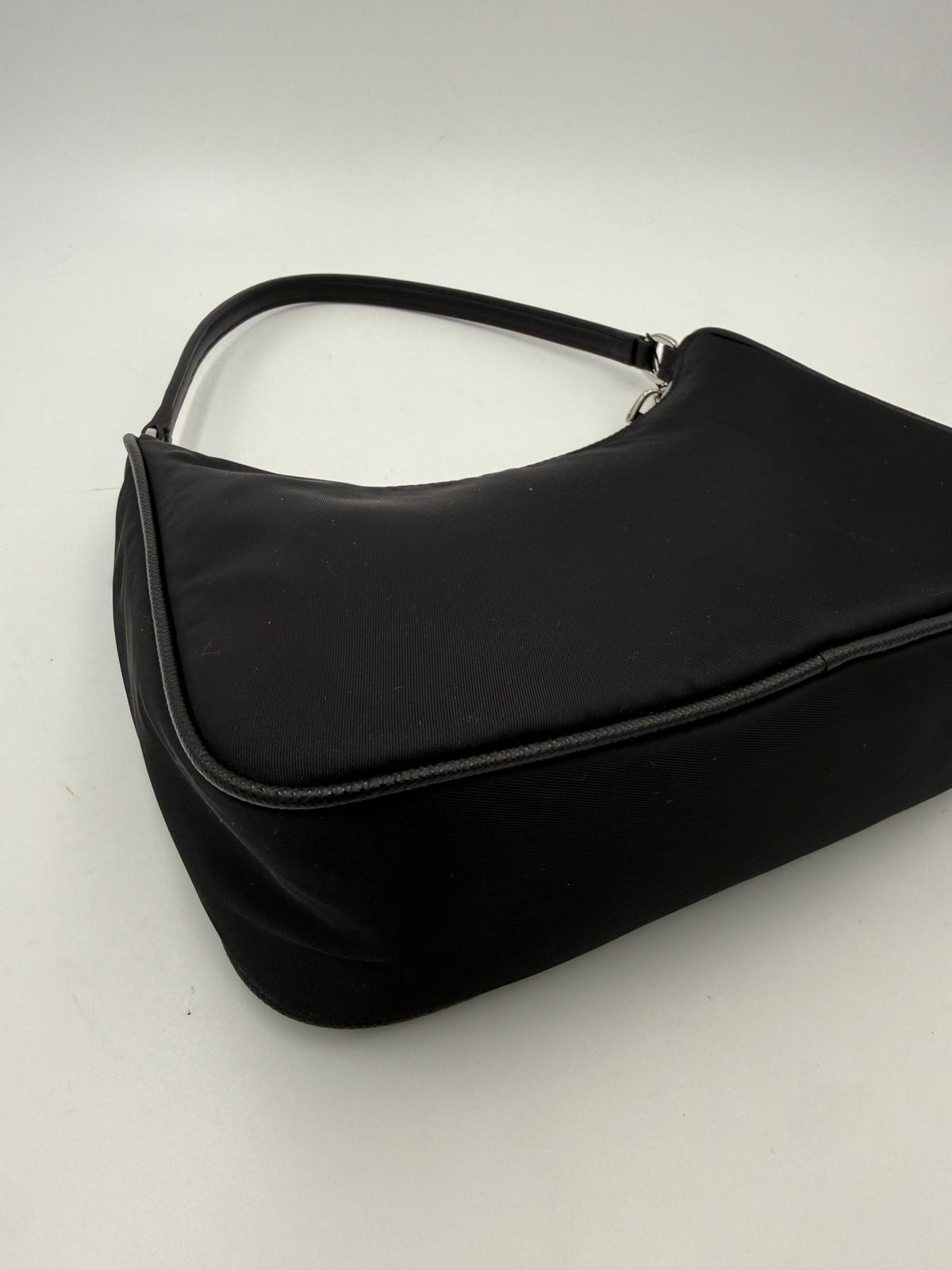 Pre-Owned Prada in Re-nylon RE-EDITION 2005 Handbag Women's - Excellent