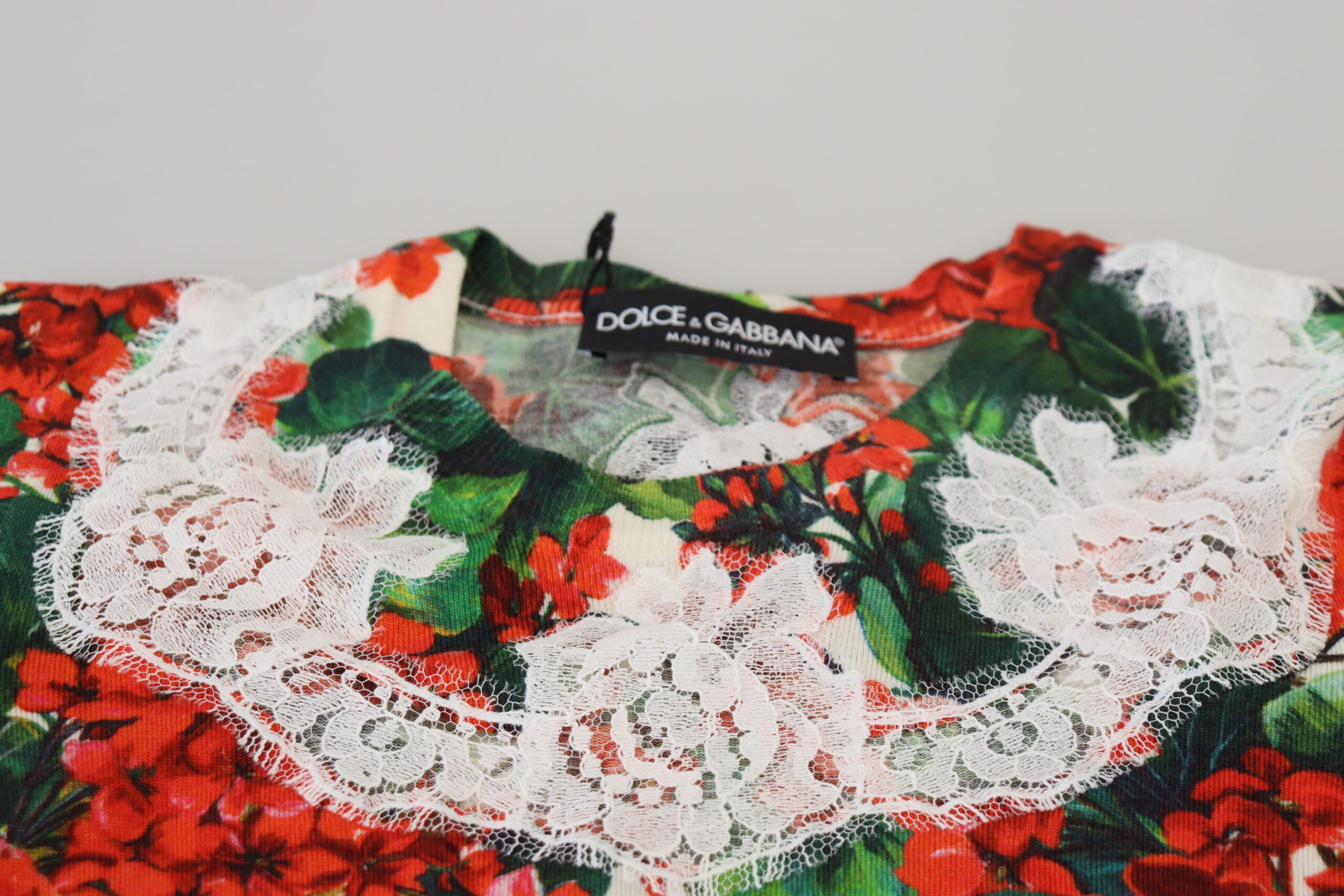 New Dolce & Gabbana White Floral Wool Lace Vest Tank Top