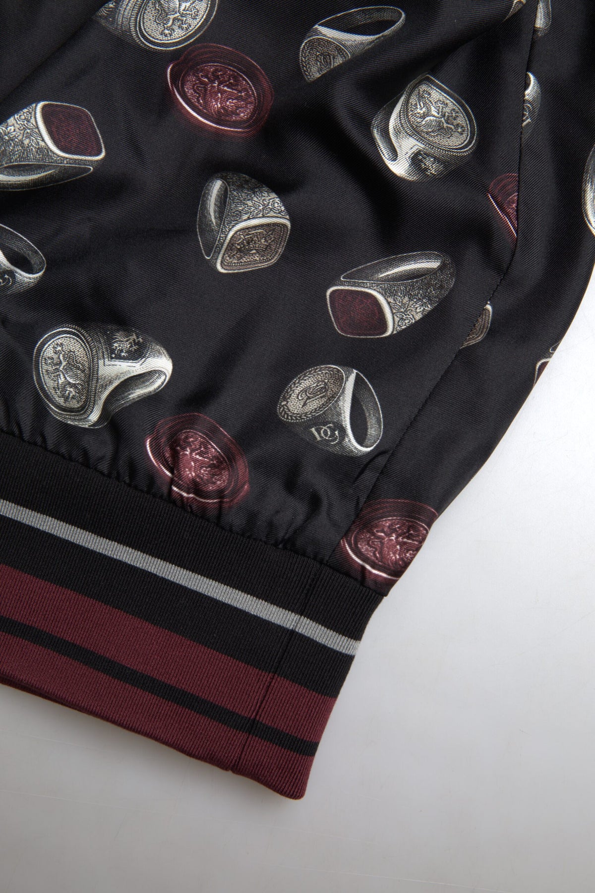 New Dolce & Gabbana Black Ring Print Silk Crewneck Sweater