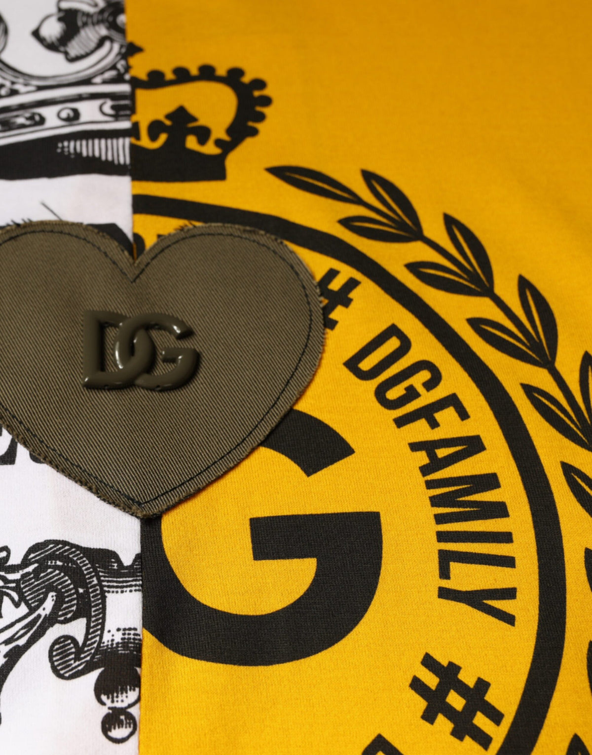 New Dolce & Gabbana White Yellow Logo Print Short Sleeve T-shirt
