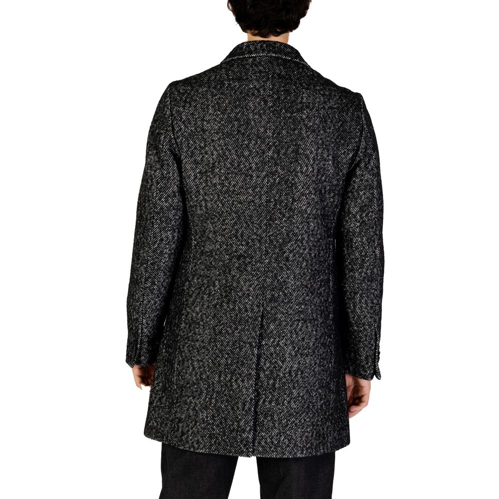 Hamaki-Ho Black Coat
