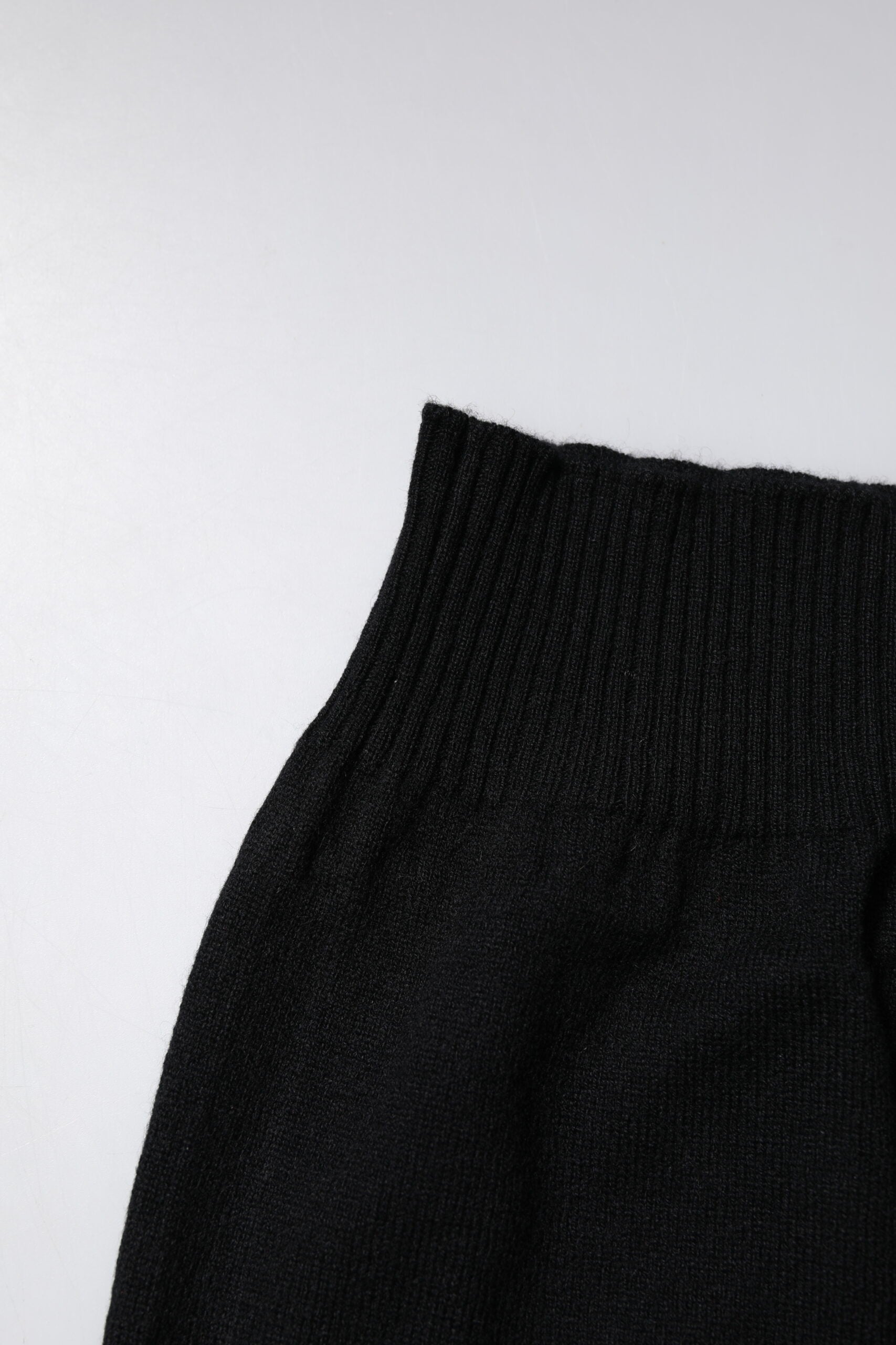 New Dolce & Gabbana Black Cashmere Knitted Neck Warmer Foulard Scarf