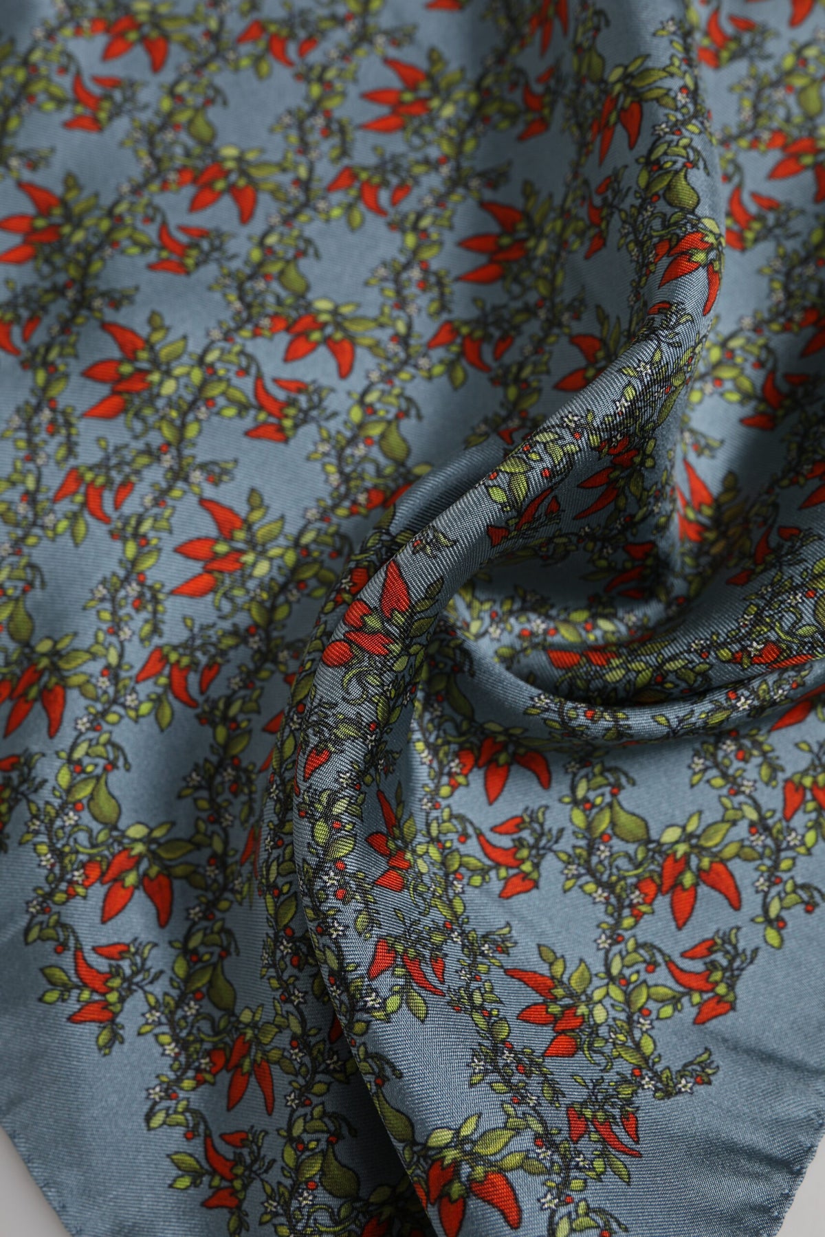 New Dolce & Gabbana Gray Chilis Silk Square Men Foulard Scarf