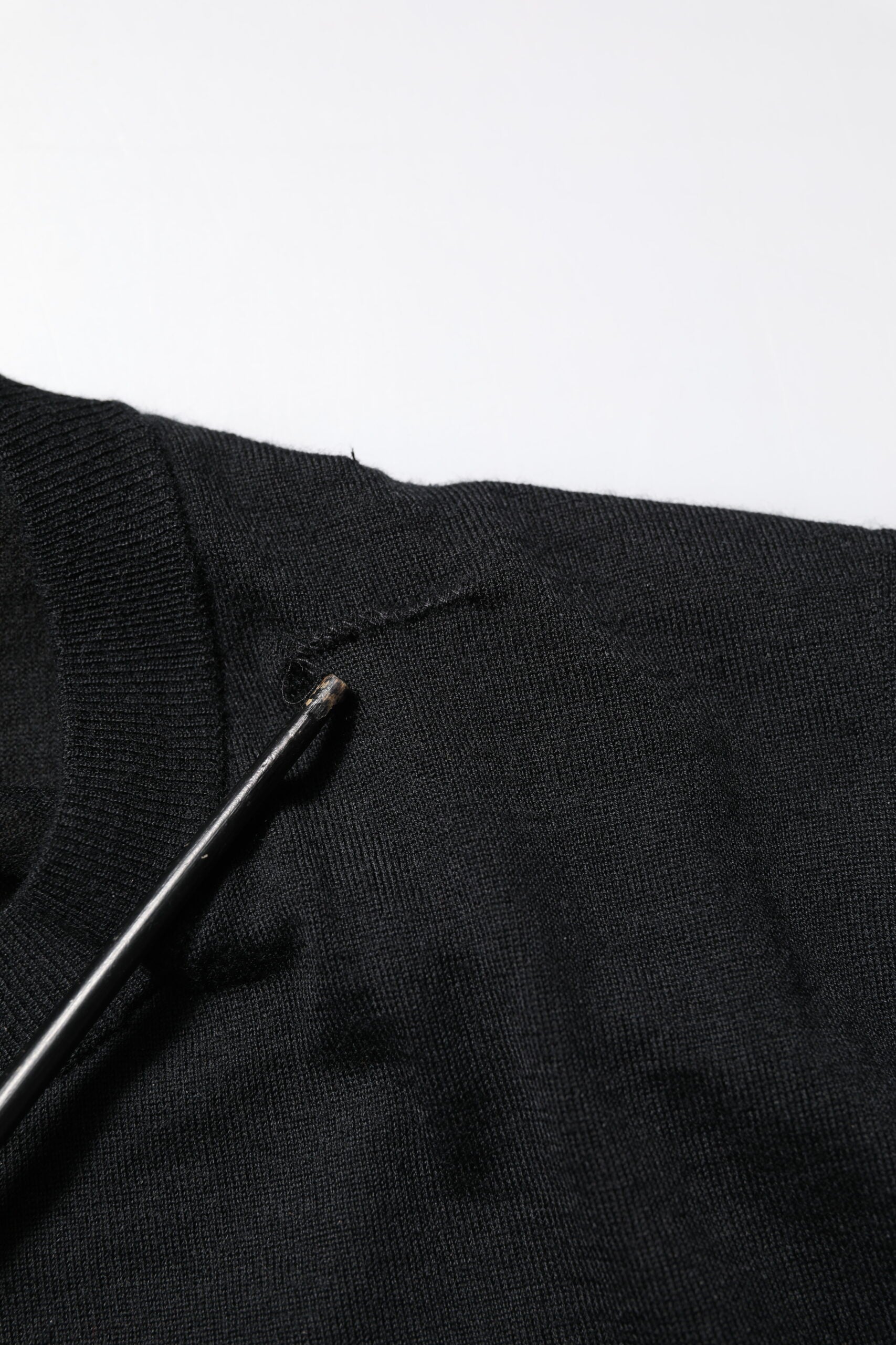 Dolce & Gabbana Black Cashmere Crew Neck Long Sleeves T-shirt