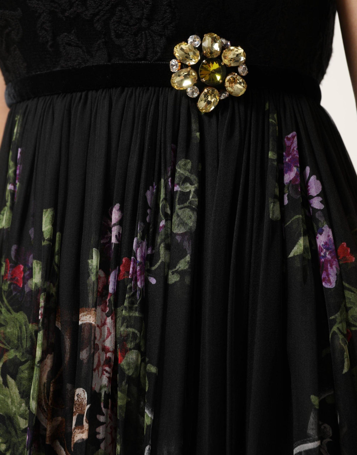 8993440 - PreLoved & Luxe