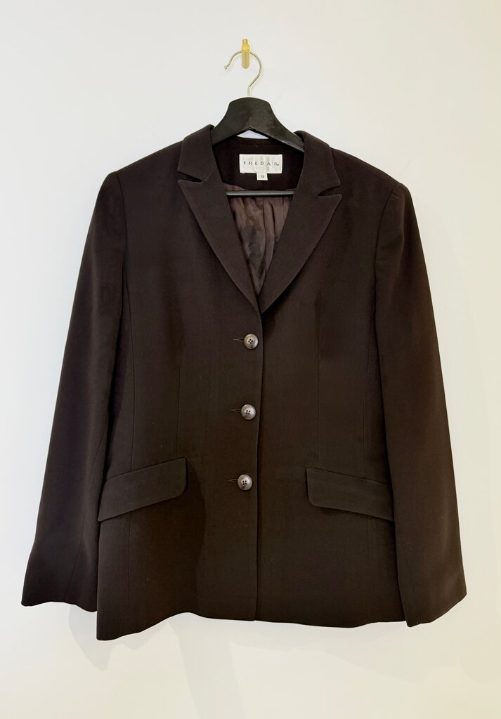 Freda's Women's Black Blazer and Skirt Set