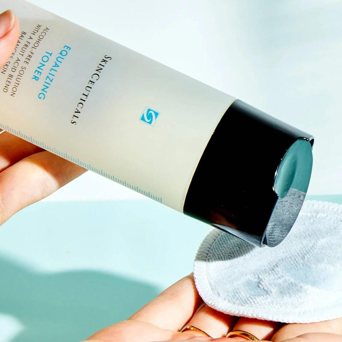 Skinceuticals_Equalizing_Toner_1_1e2c0167-cbb7-4b7e-9b86-89fa41323f81 - PreLoved & Luxe