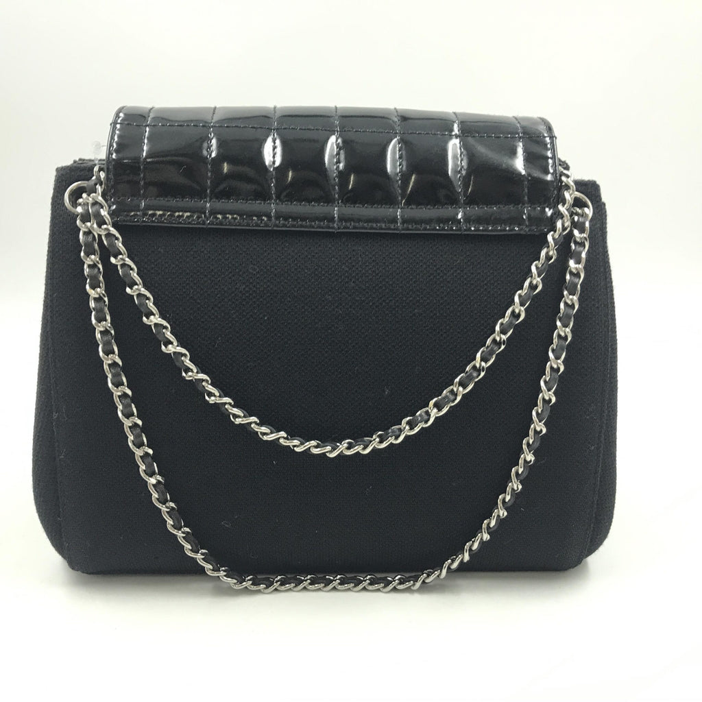 Chanel Chocolate Bar Patent Leather Shoulder Bag - PreLoved & Luxe
