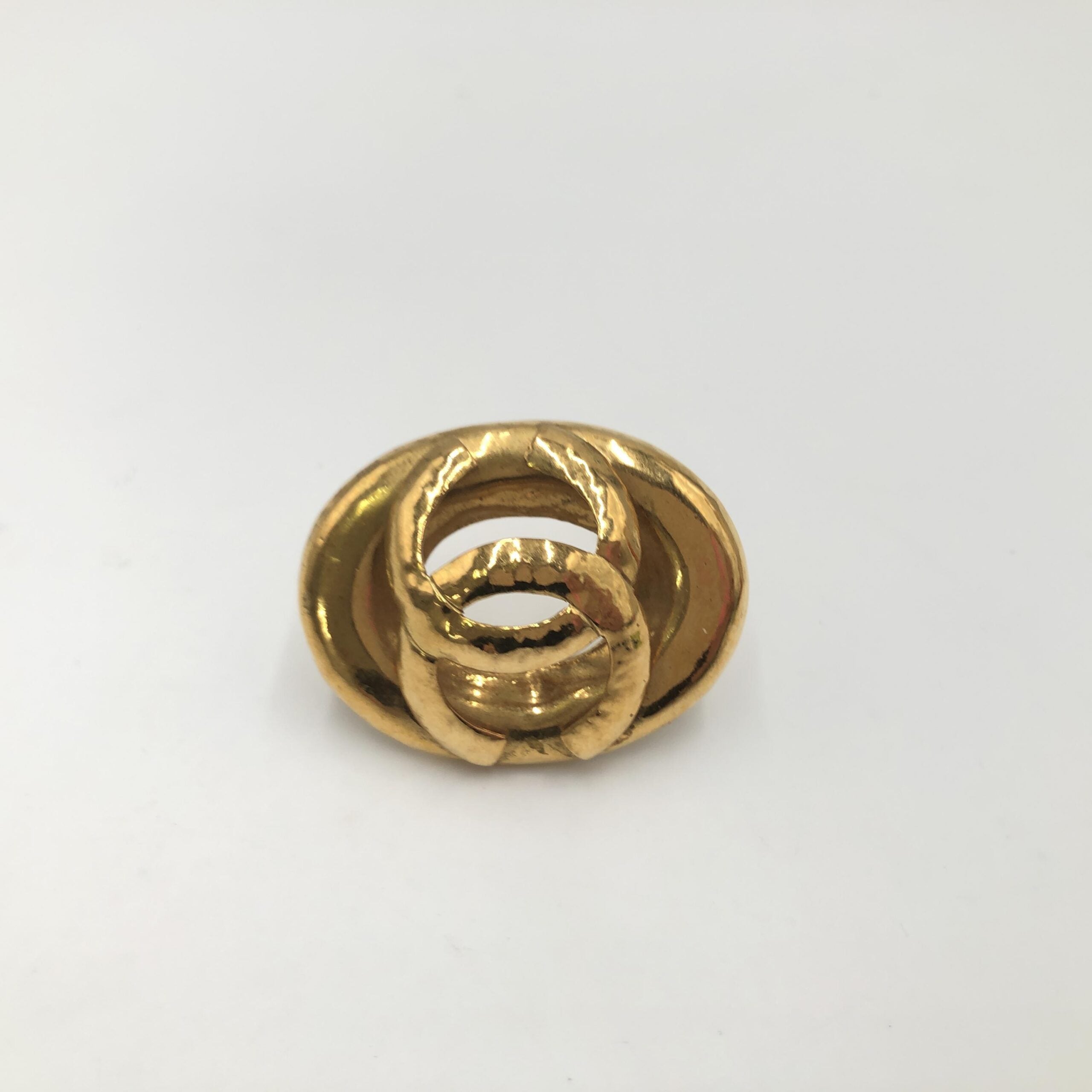Pre-Owned Chanel Coco Mark Brooch Gold  Women's AB (Very Good — between Lightly Used and Used)