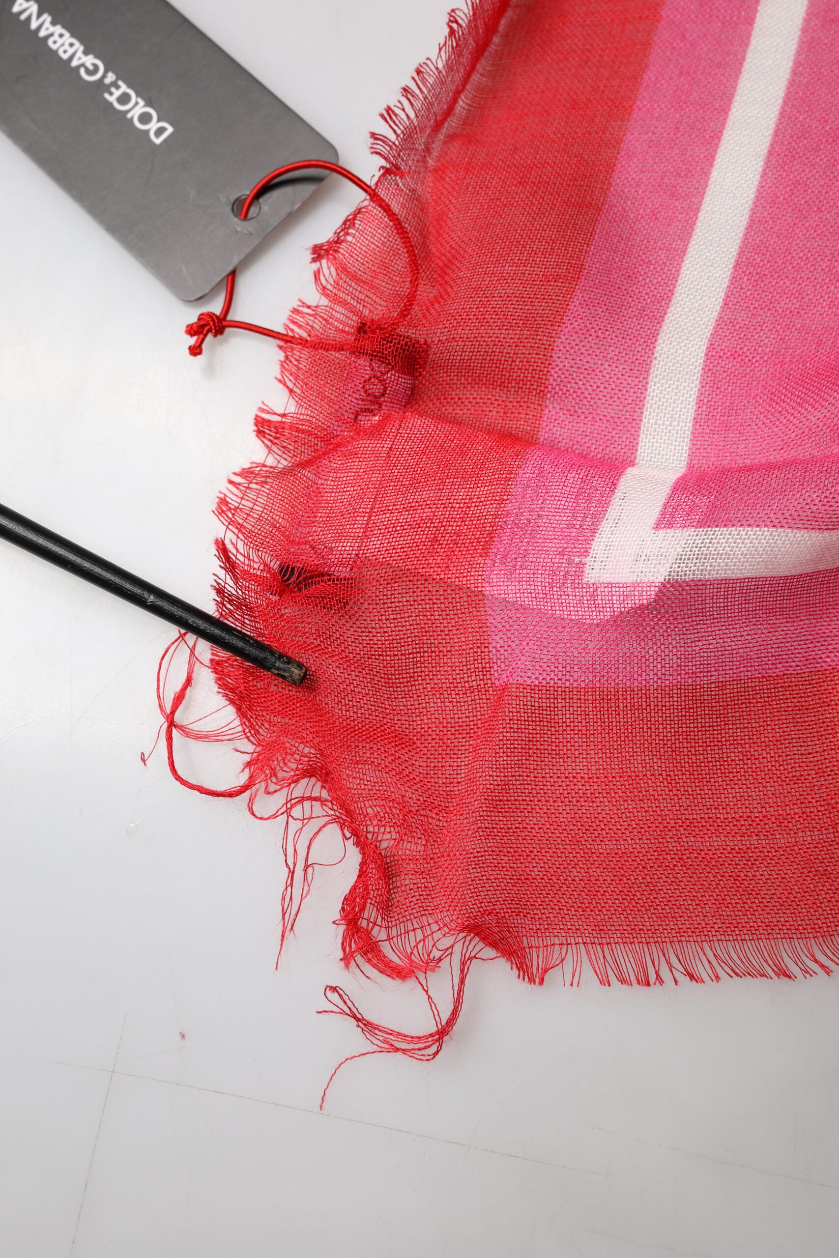 Pre-Owned Dolce & Gabbana Pink DG Amore Print Neck Square Shawl 140cm x 140cm Scarf