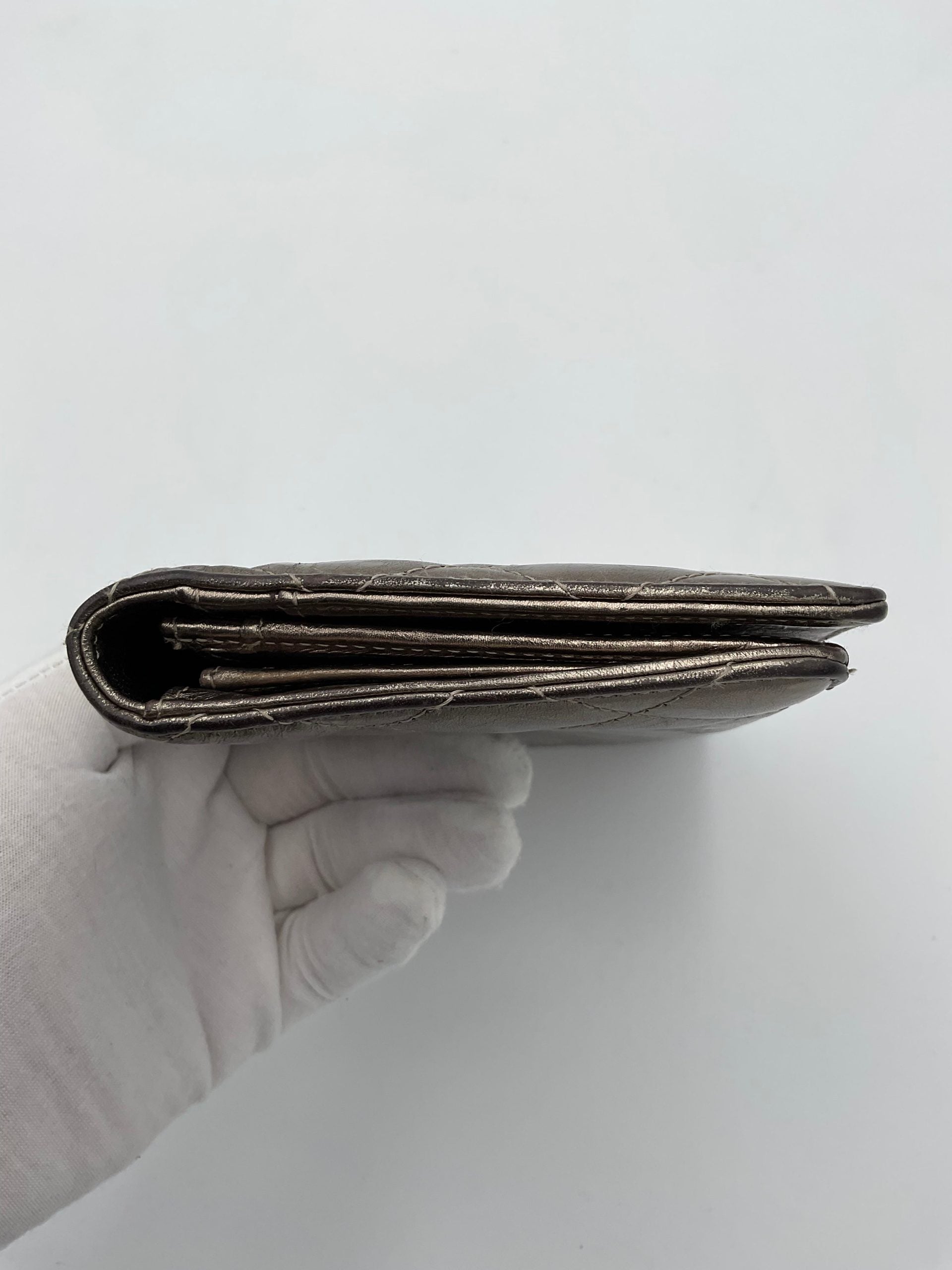 Pre-Owned Chanel CHANEL Matèlassè Platinum Wallet Gray  Women's AB (Very Good — between Lightly Used and Used)