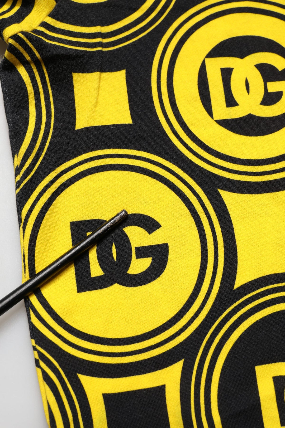 Invicta Yellow Black Logo Geometric Pattern T-shirt
