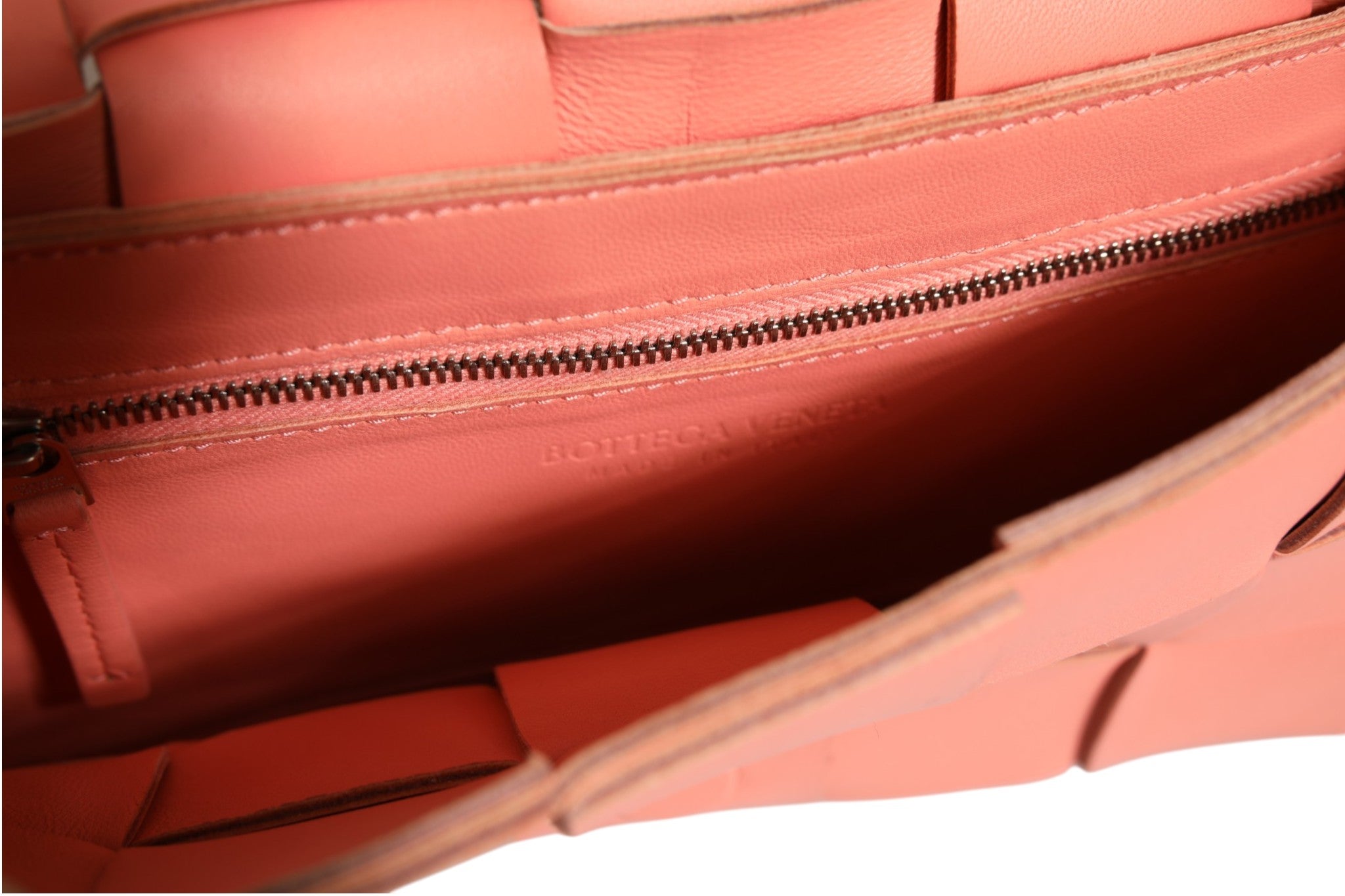 Bottega Veneta 22 Pink Intrecciato Leather Cassette Crossbody Bag