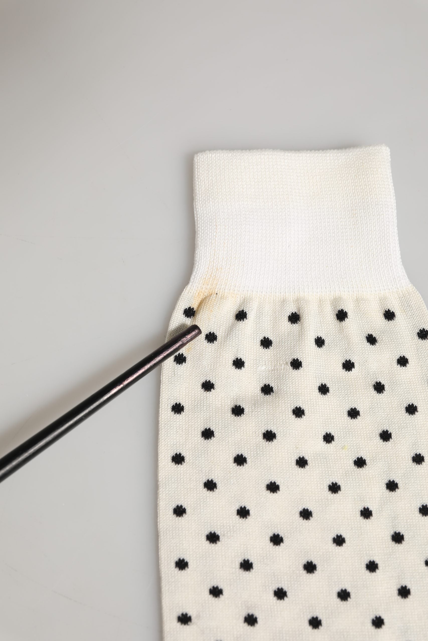 Dolce & Gabbana Off White Cotton Polka Dot Mid Accessory Socks
