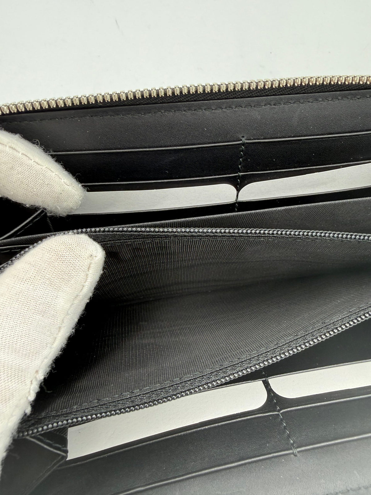 Pre-Owned Gucci Black Leather Wallet Unisex - Excellent