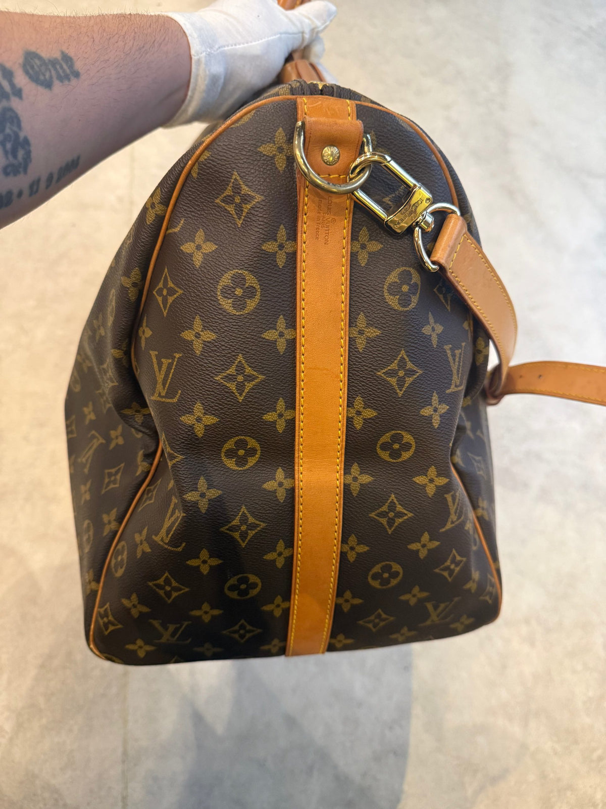 Pre-Owned Louis Vuitton KEEPALL 60 Monogram with Strap Unisex - Very Good