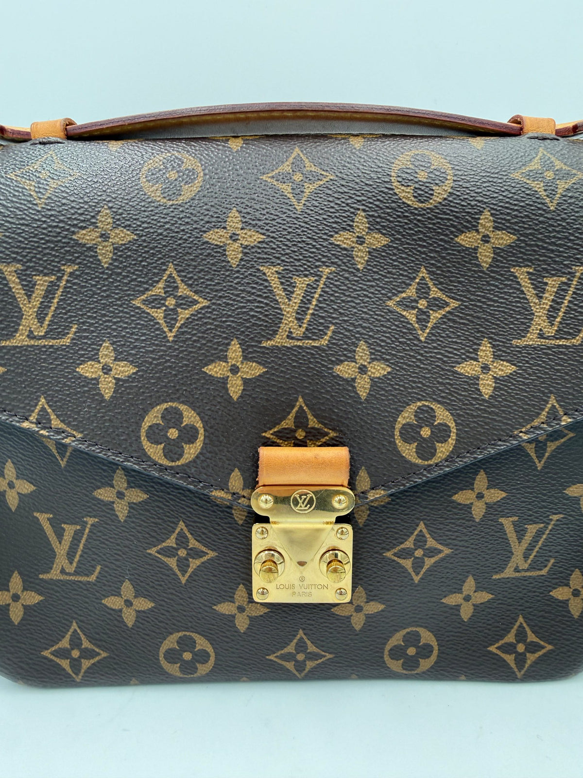 Pre-Owned Louis Vuitton METIS Monogram with Shoulder Strap Unisex - Good