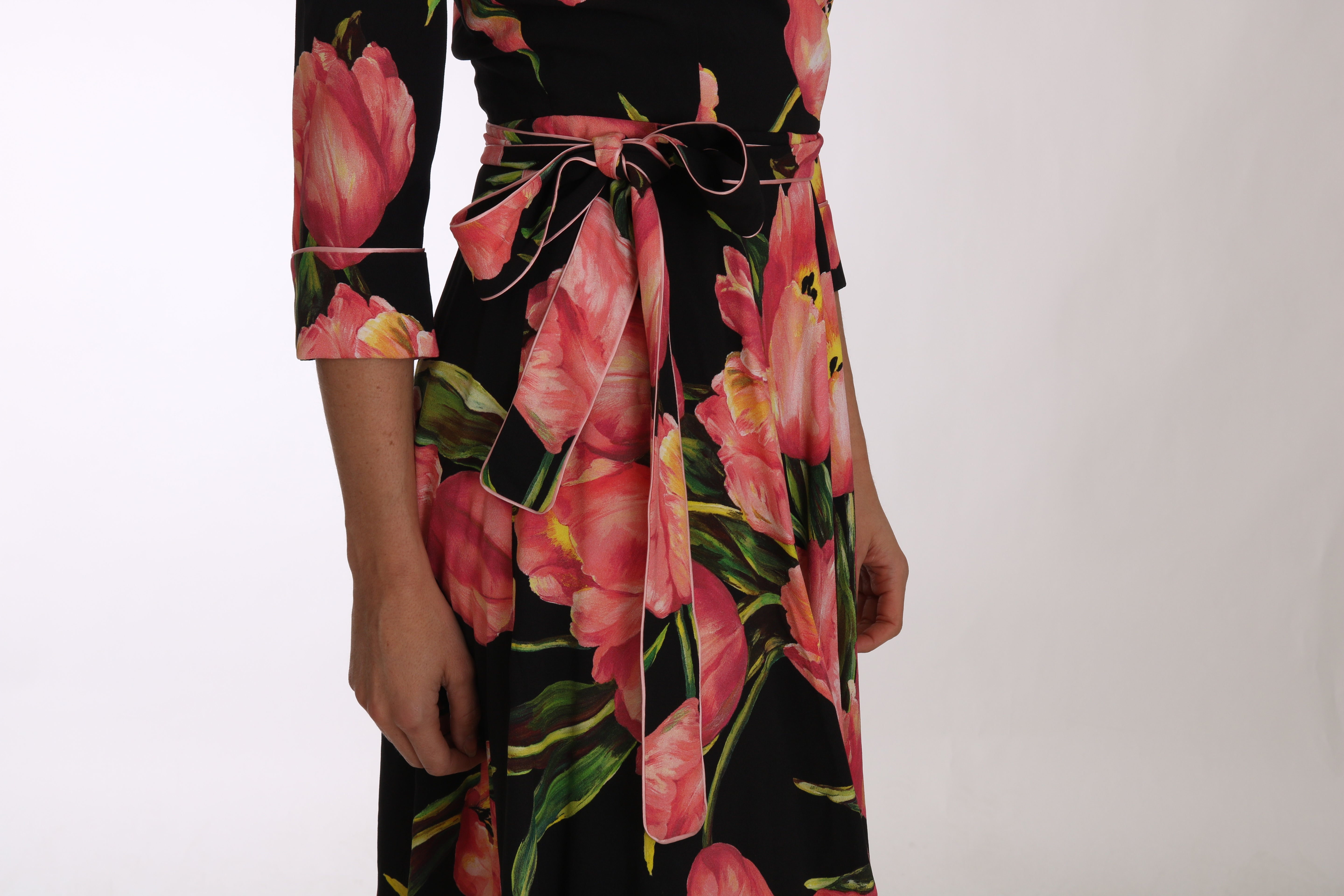 Dolce & Gabbana Black Pink Tulip Print Stretch Shift Dress - PreLoved & Luxe