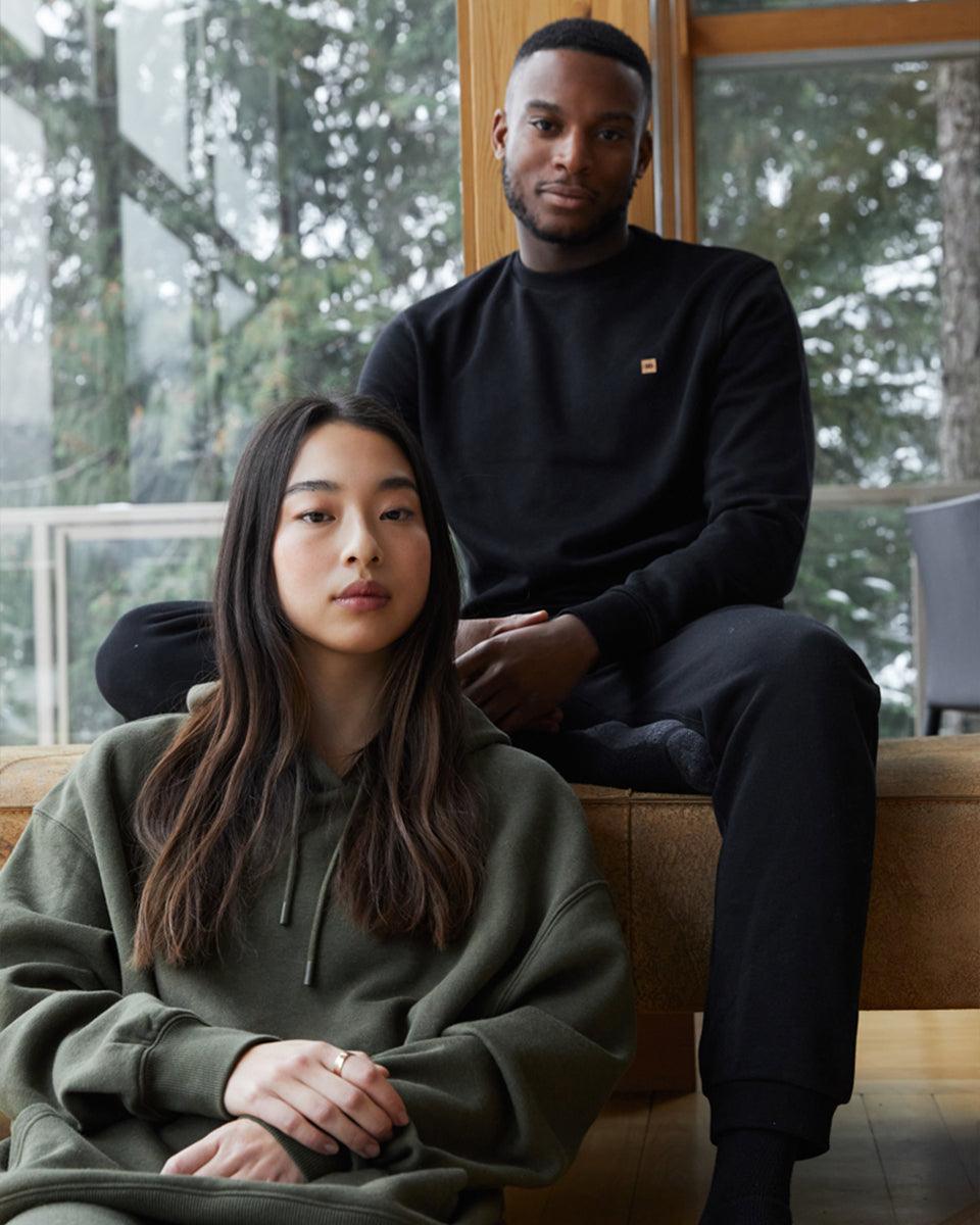 BlackMen_sLongSleeveCrewNeckSweatshirt_TCM2607-0164_11_8ed16ace-ee95-4209-b571-b331ca0cc487 - PreLoved & Luxe