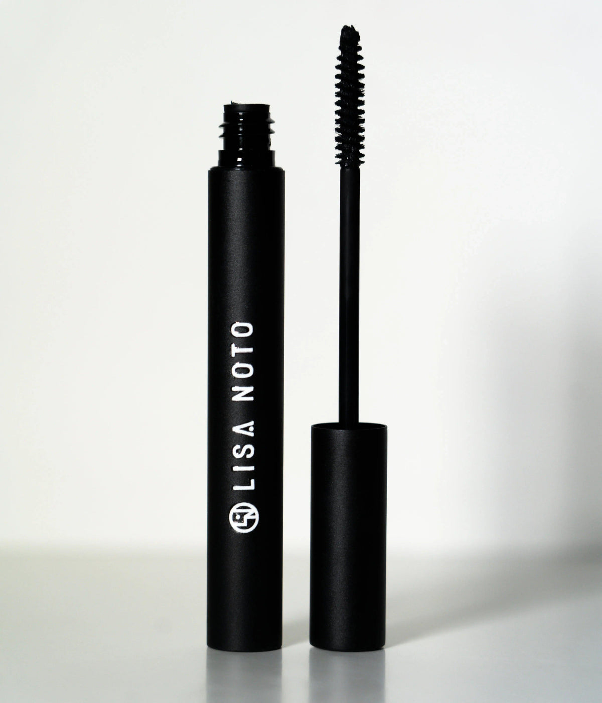 LISANOTOall-naturalVolumizingMascara_bf8838de-749c-497f-bb9c-fc5bc011f421 - PreLoved & Luxe
