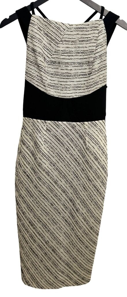 Pre-Owned Roland Mouret The Quebec Dress from Roland Mouret. A Stylish Black and Cream Dress Women's